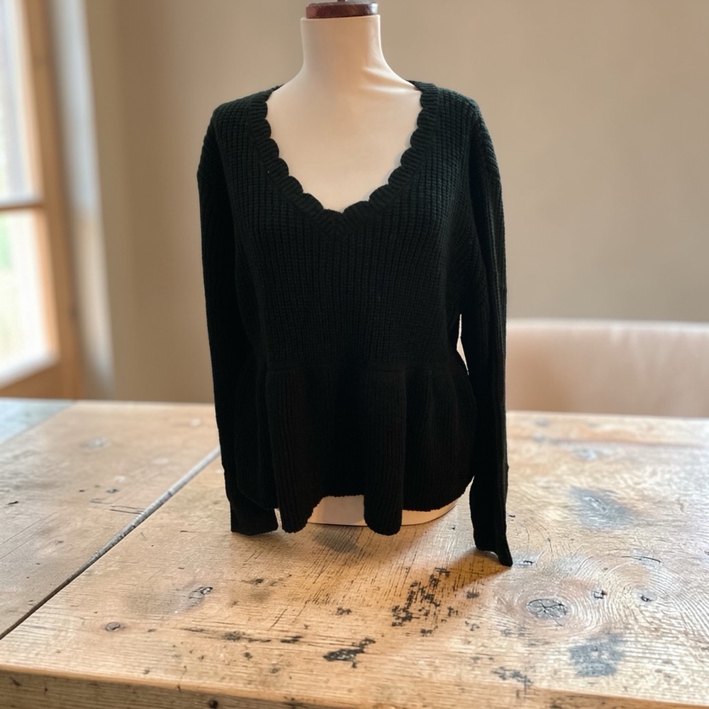 Zaful XL Black Scalloped V-Neck Sweater Poplum Design Soft Ribbed Knit NWT